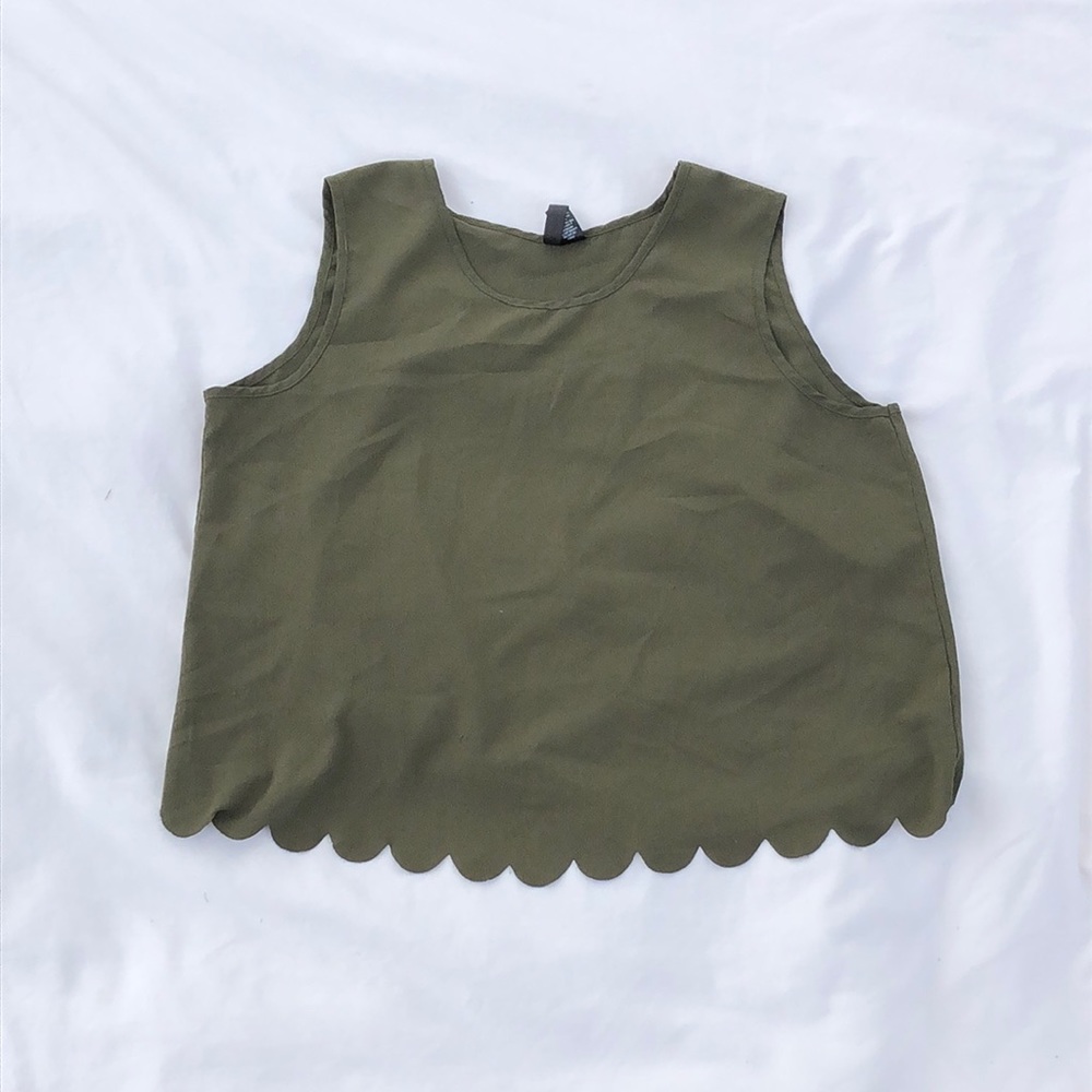 Split back scalloped tank